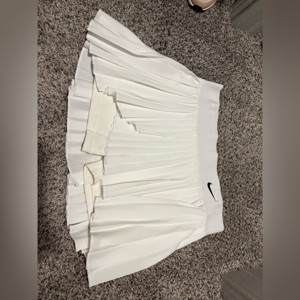Nike L skirt with bottom shorts